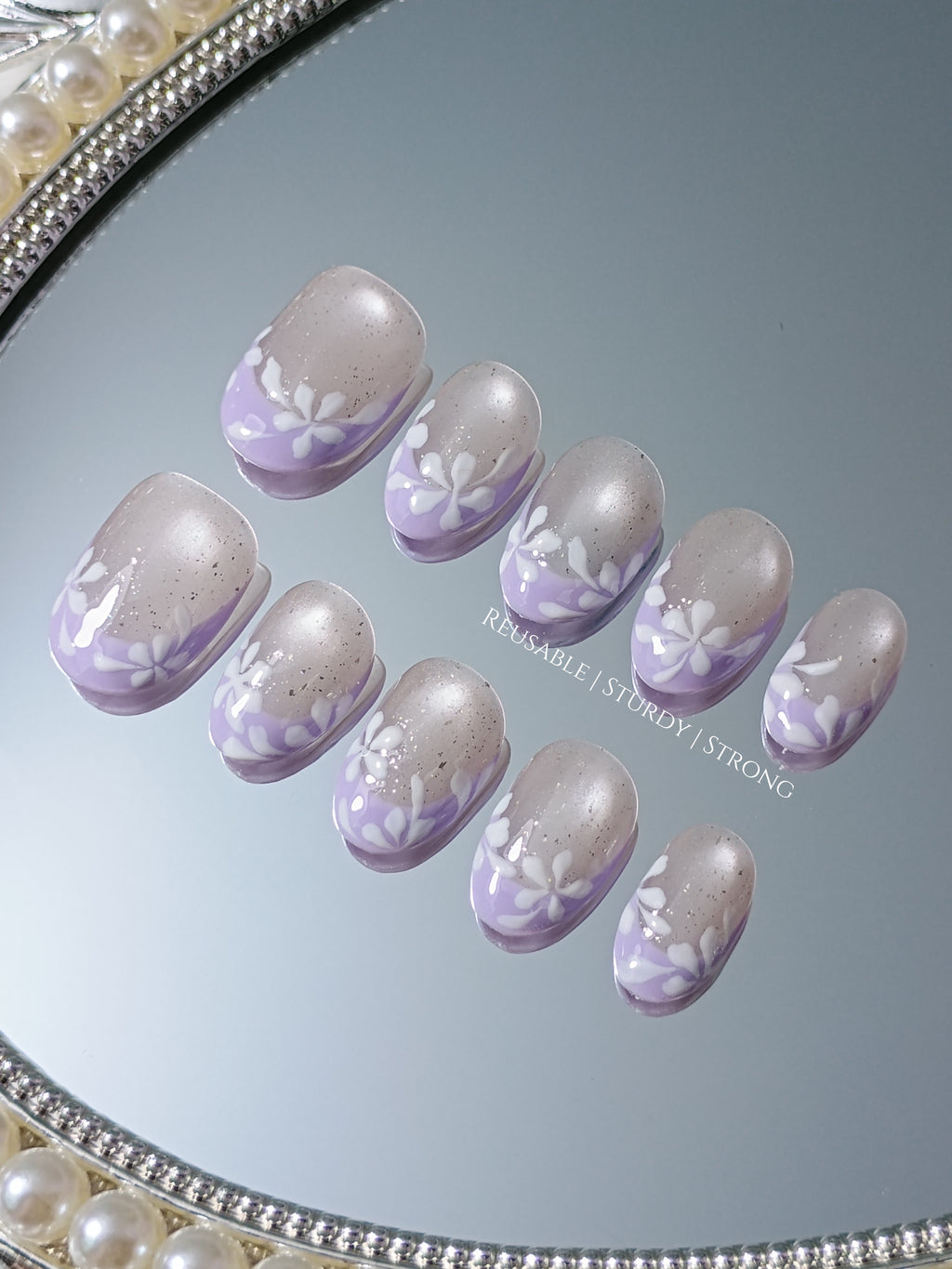 Short Violet Sparkle Daisy French Tips