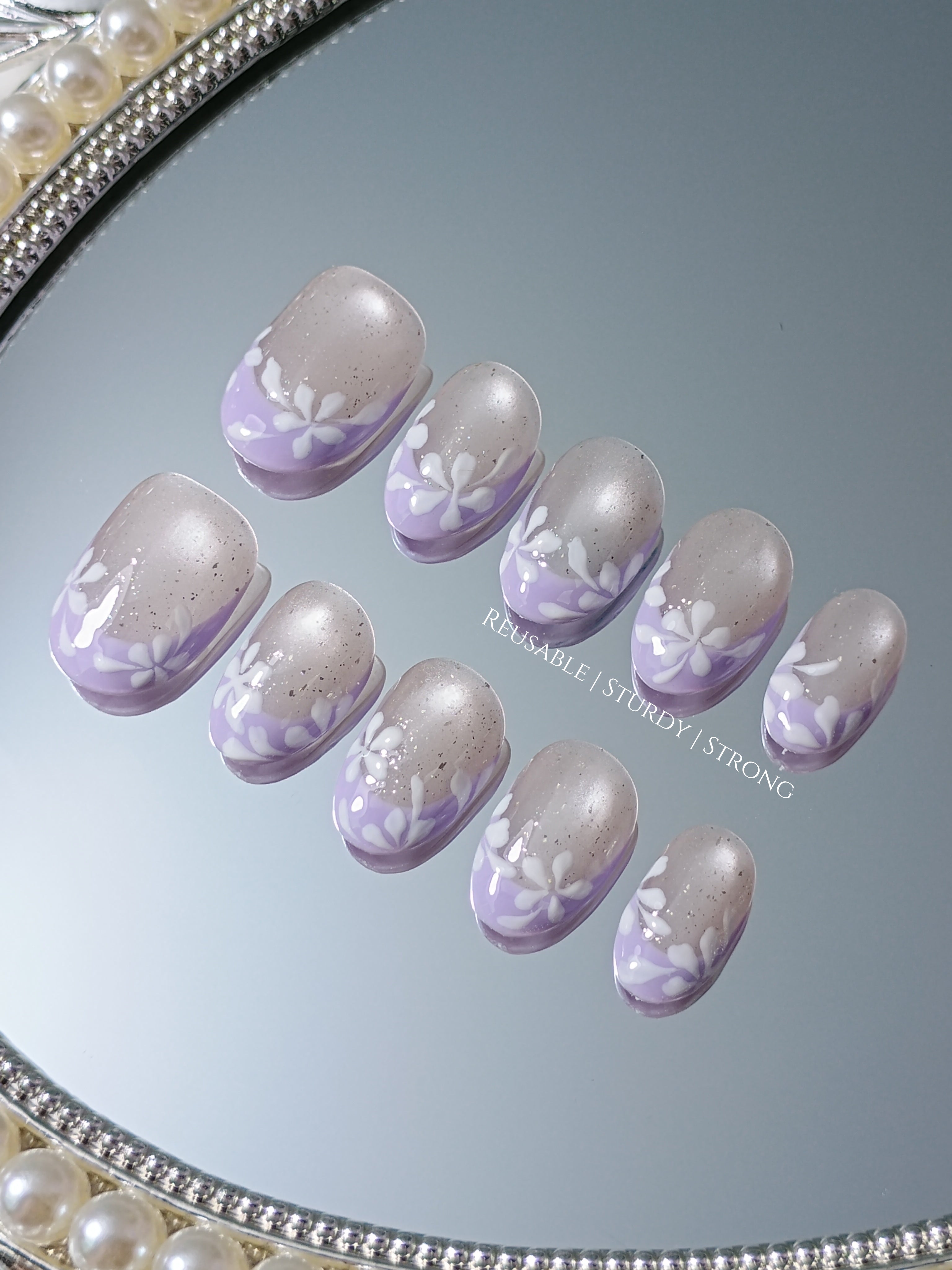 Short Violet Sparkle Daisy French Tips