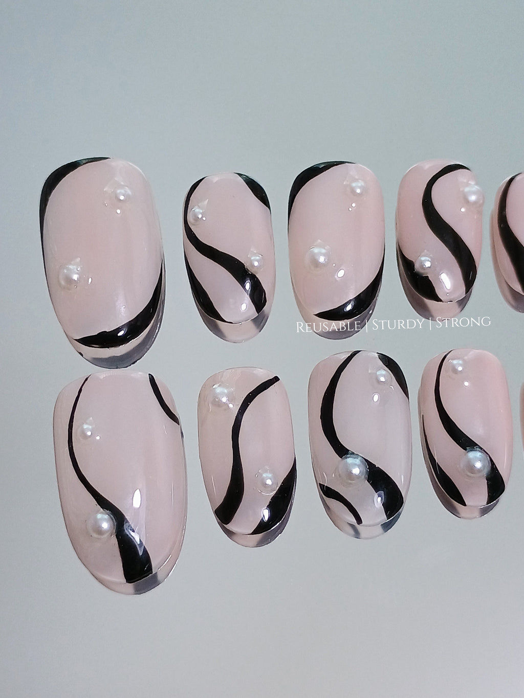Short Black Swirl Nails / abstract nails