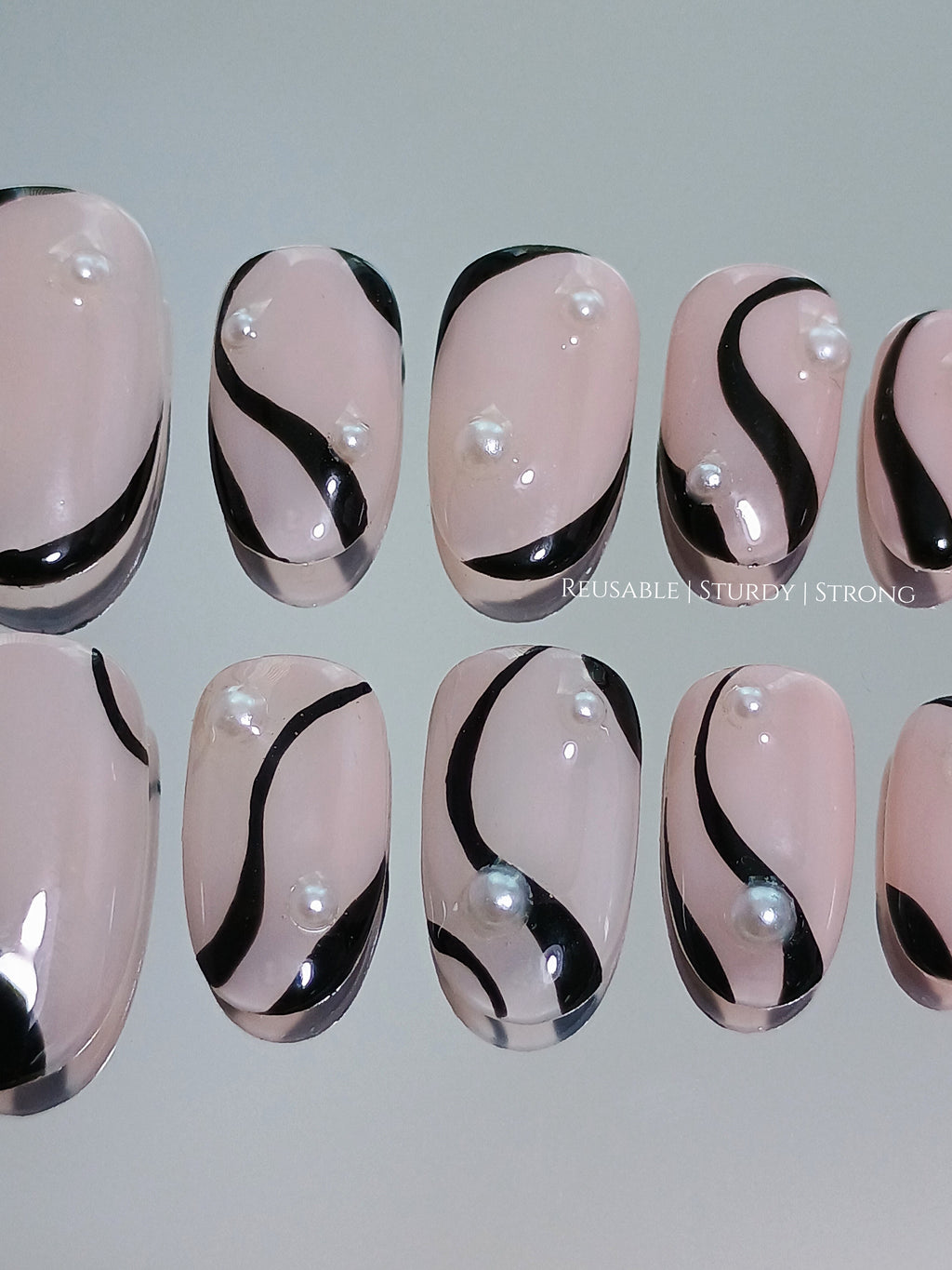 Short Black Swirl Nails / abstract nails