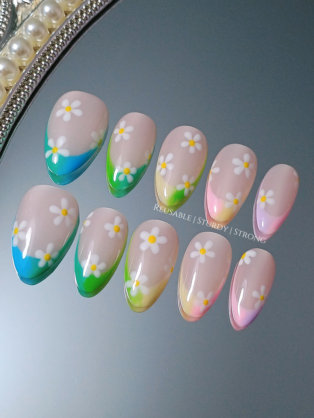 Soft Gradient Daisy Flower