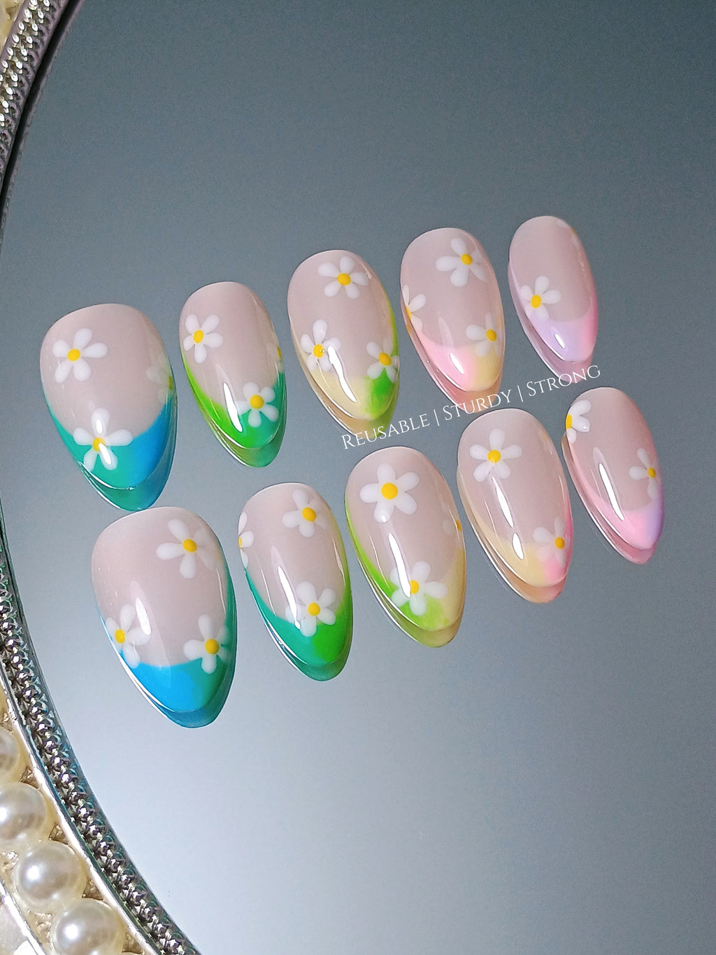 Soft Gradient Daisy Flower