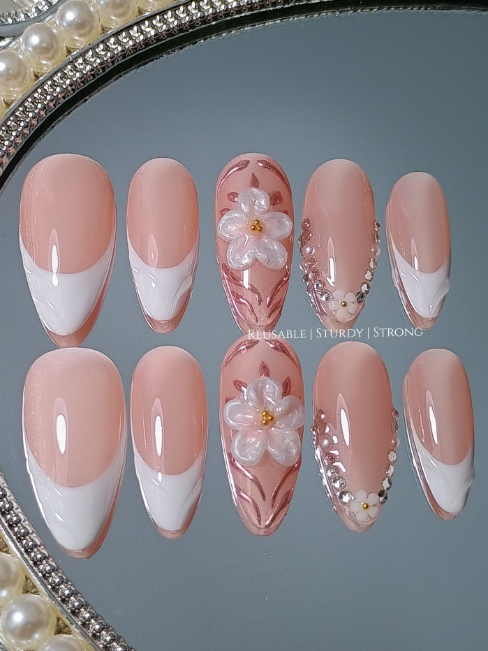 Elegant Floral with Edged Little Diamonds