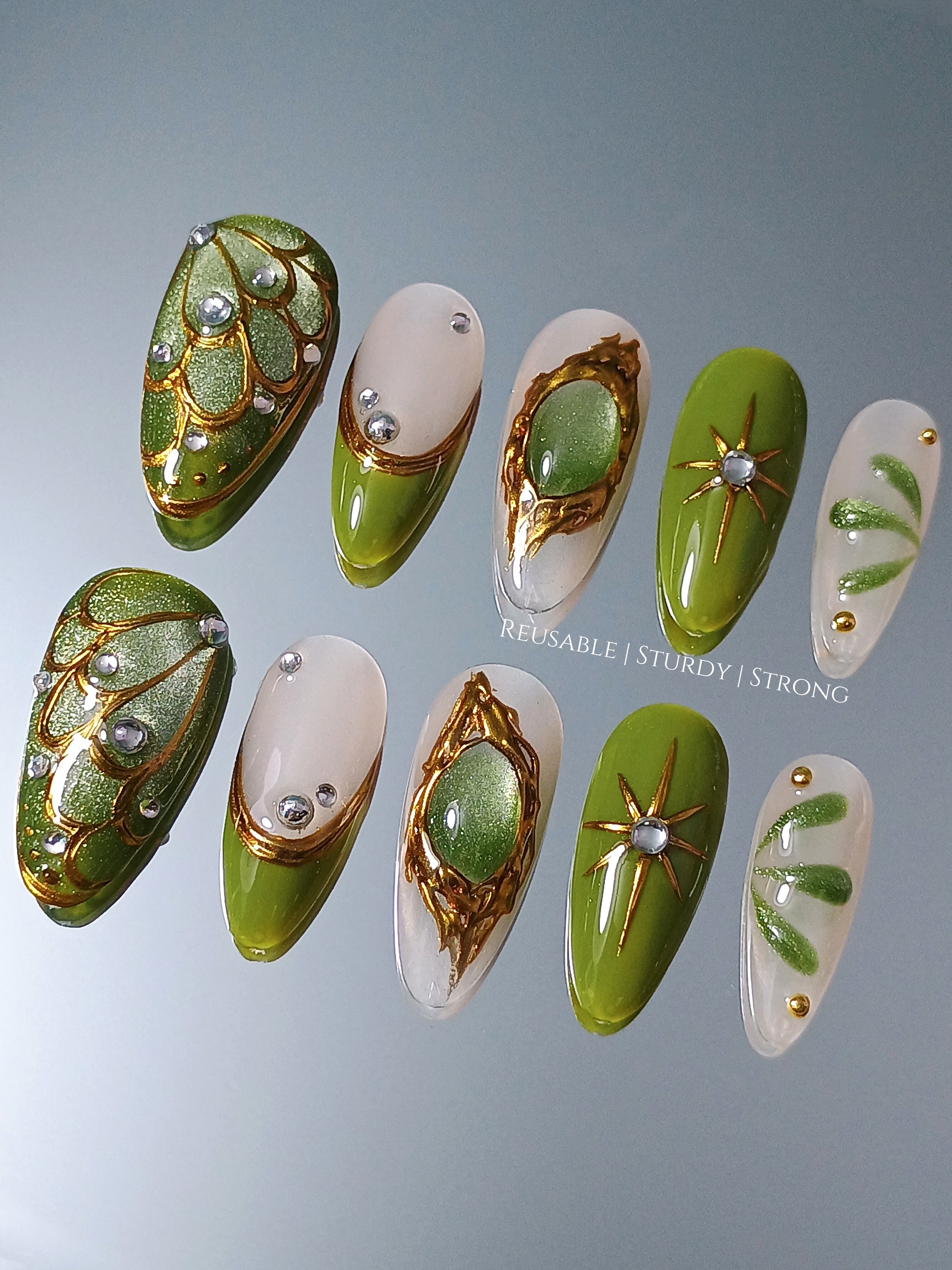 Emerald Cat Eye with Golden Glow | Green Cat Eye