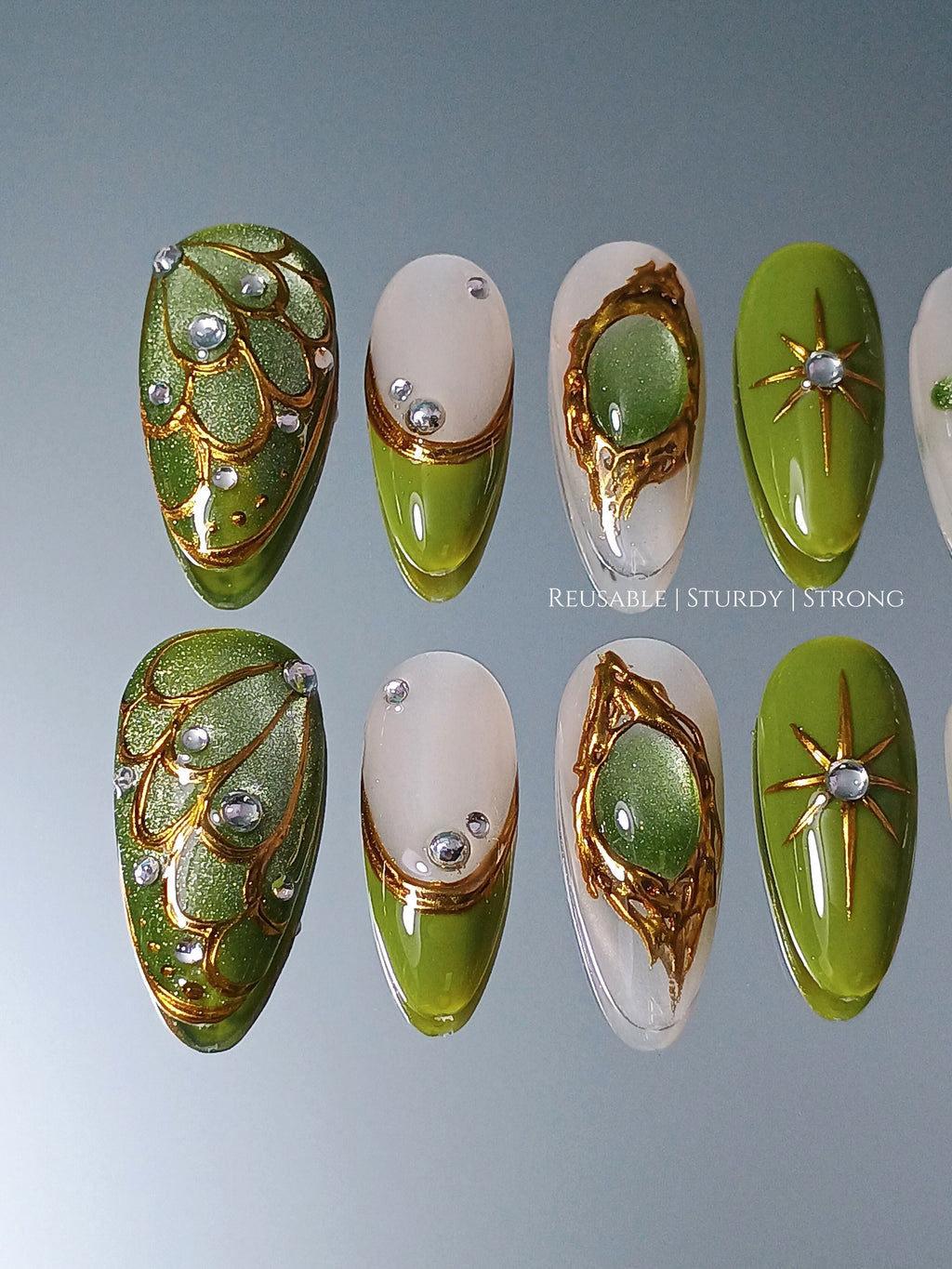 Emerald Cat Eye with Golden Glow | Green Cat Eye