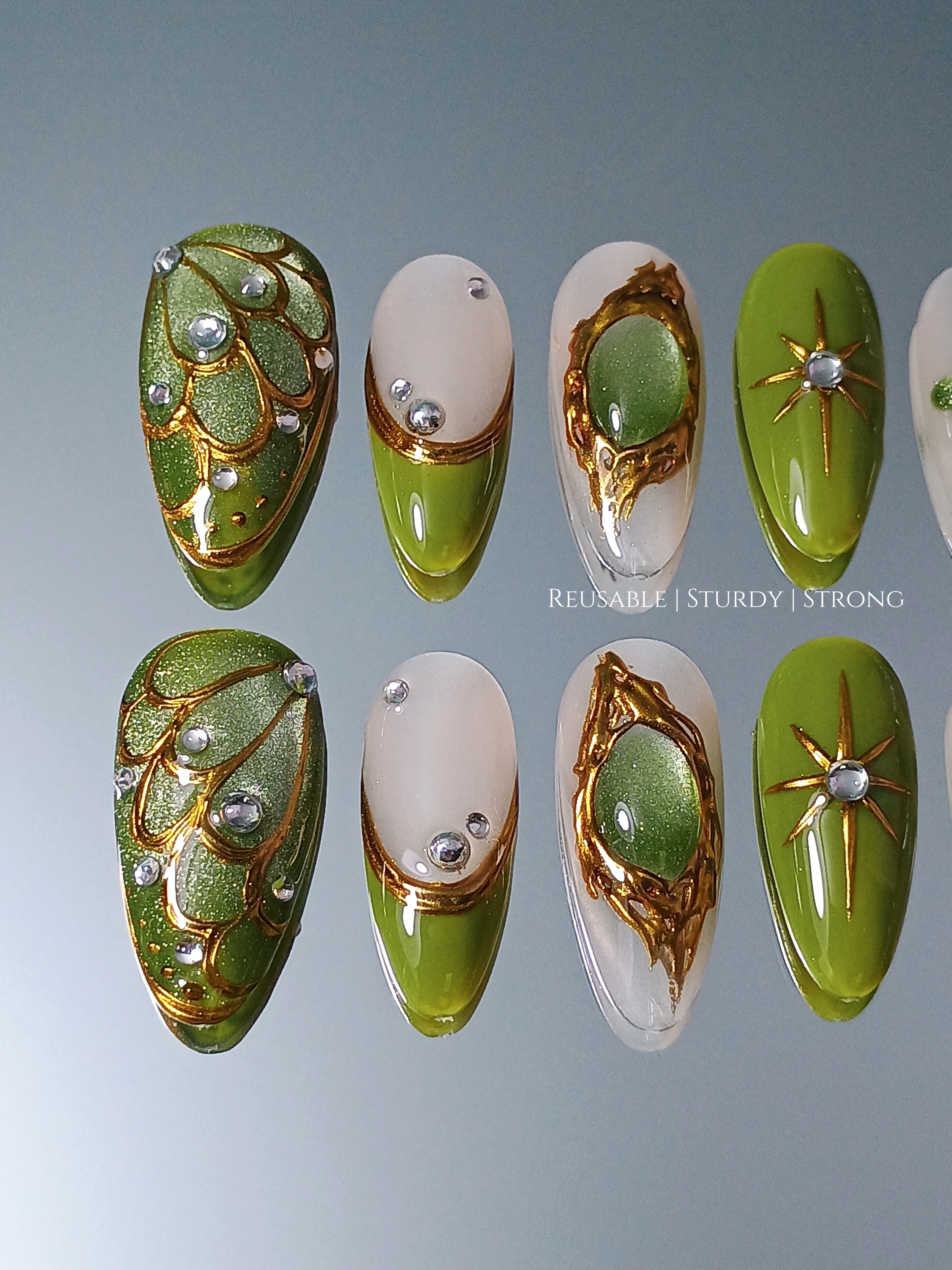 Emerald Cat Eye with Golden Glow | Green Cat Eye