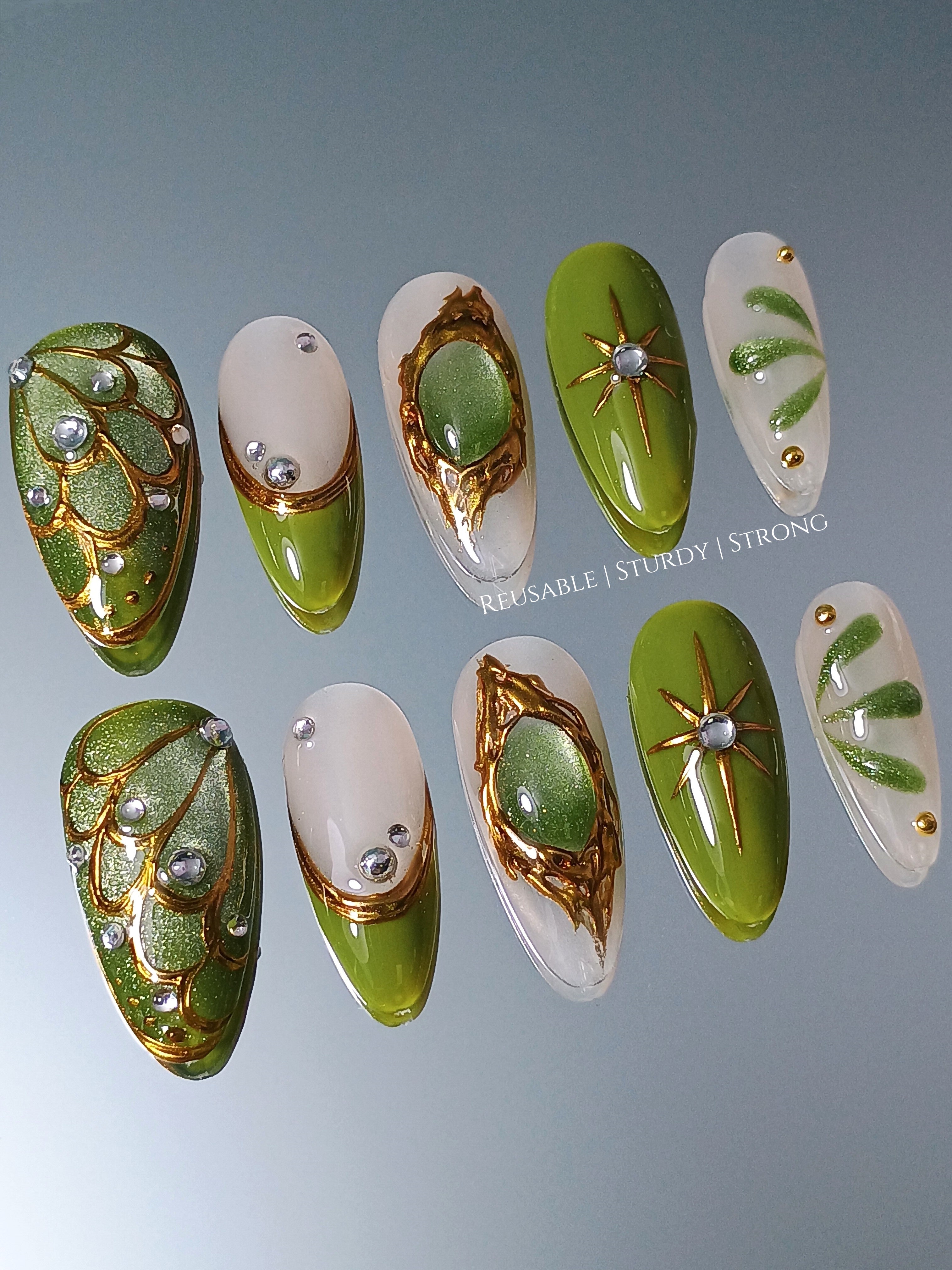 Emerald Cat Eye with Golden Glow | Green Cat Eye