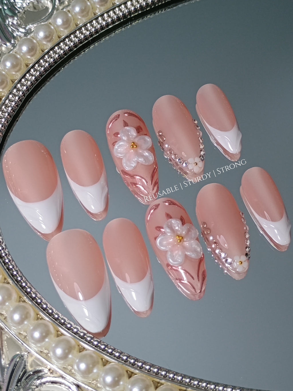Elegant Floral with Edged Little Diamonds