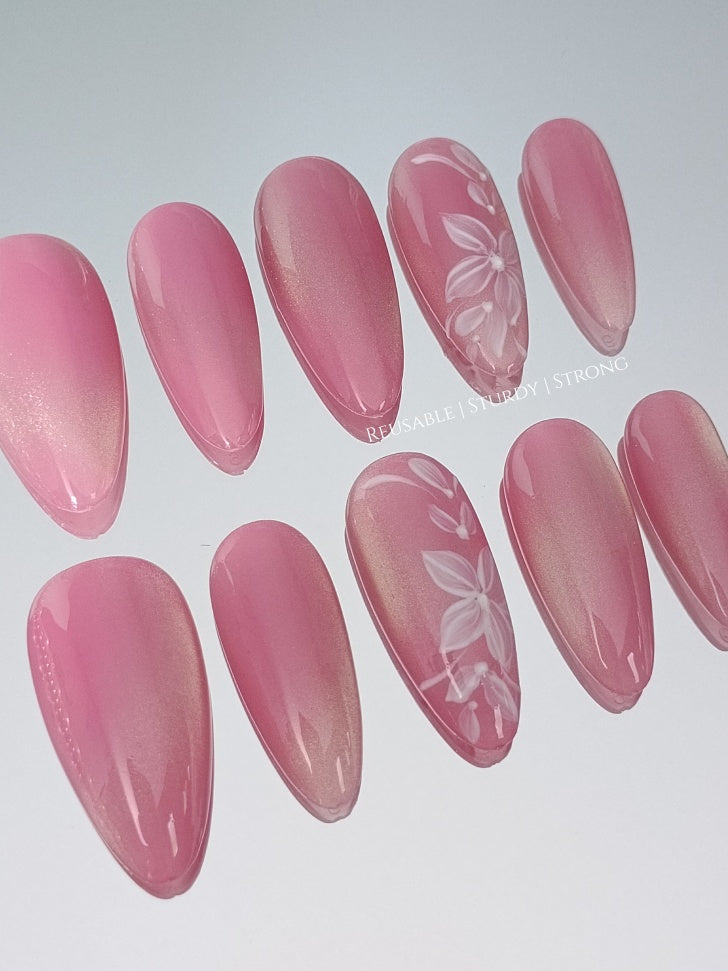 Getting Cozy (cat eye effect)