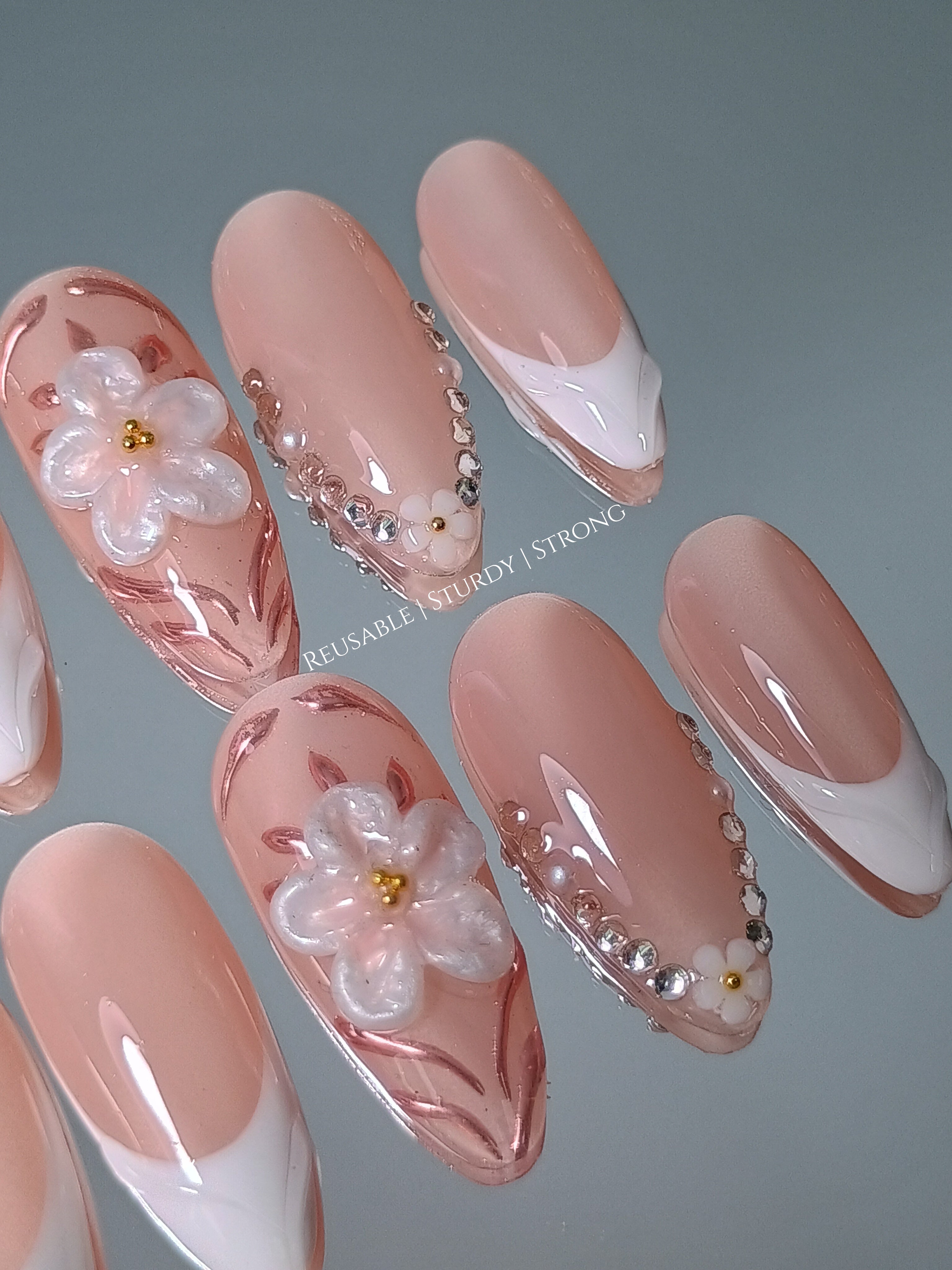 Elegant Floral with Edged Little Diamonds