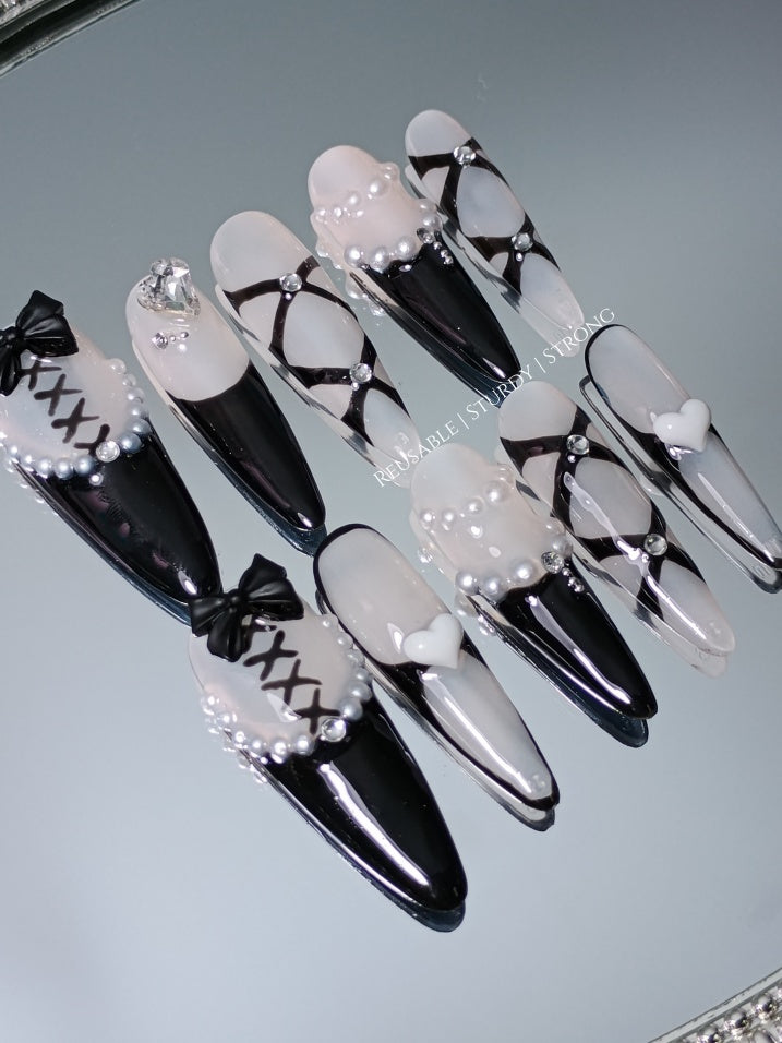 Gothic Black Lolita