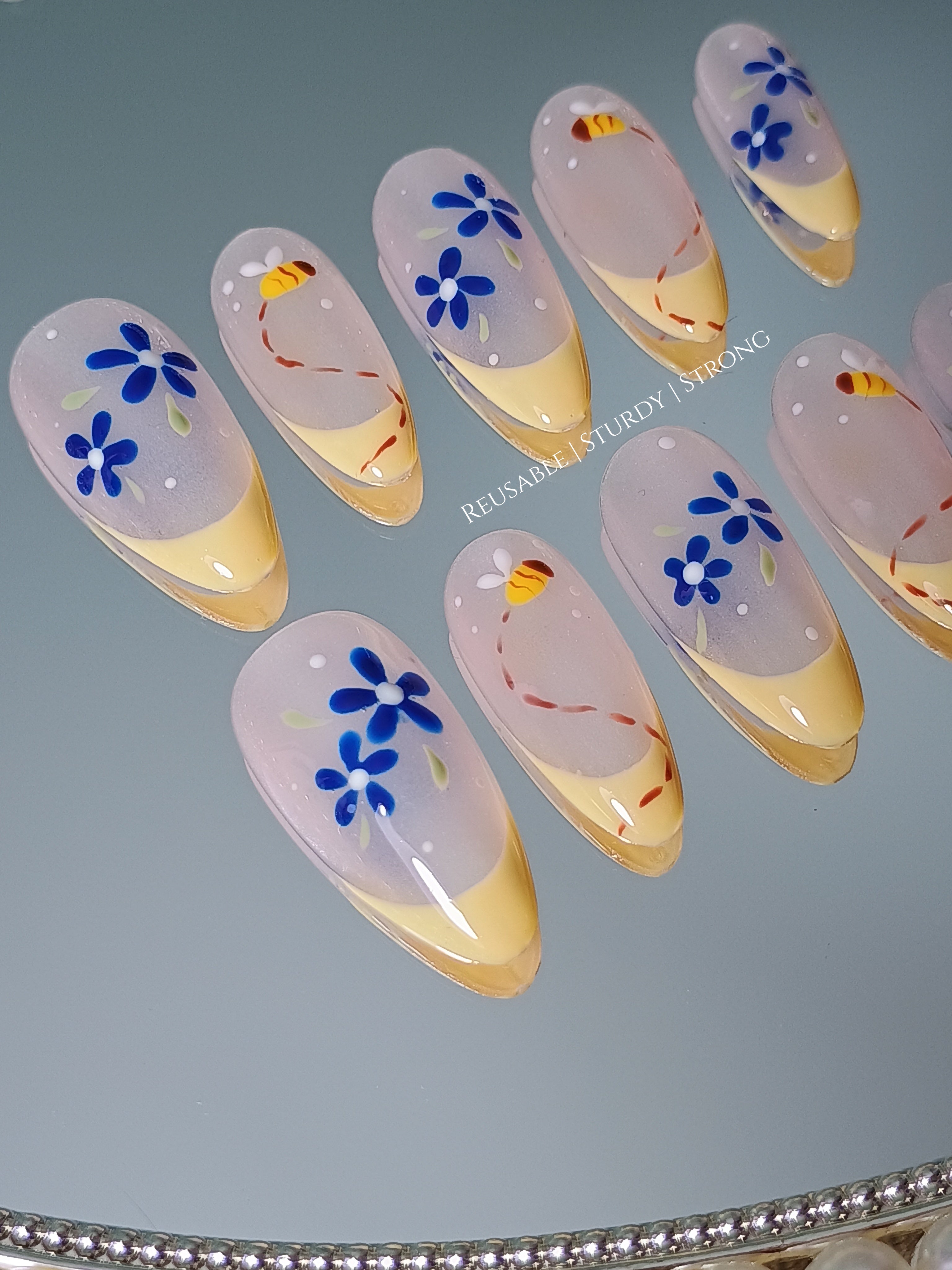 Adorable Bumble Bee On Daisy